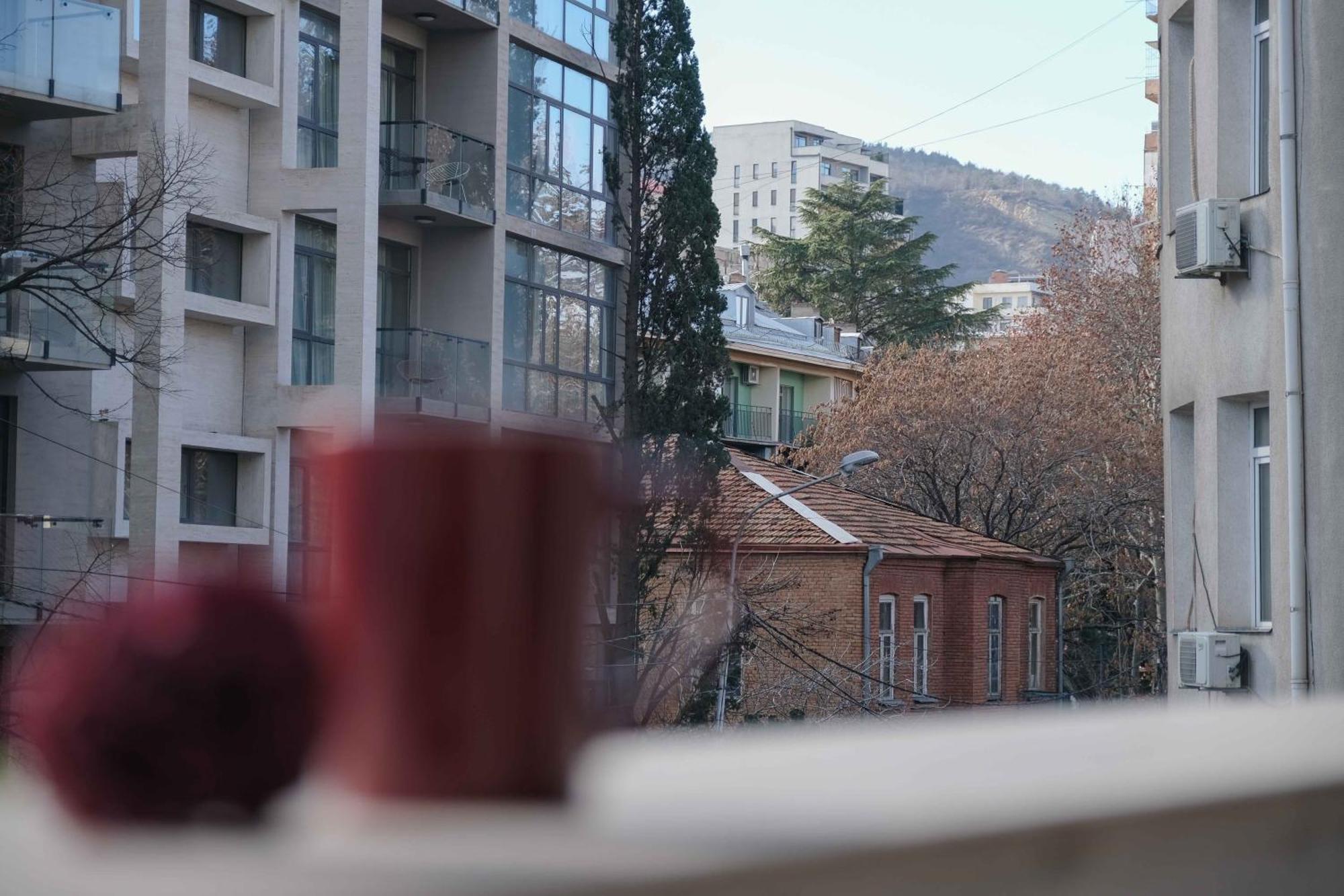 Round Garden Hotel Tbilisi ภายนอก รูปภาพ