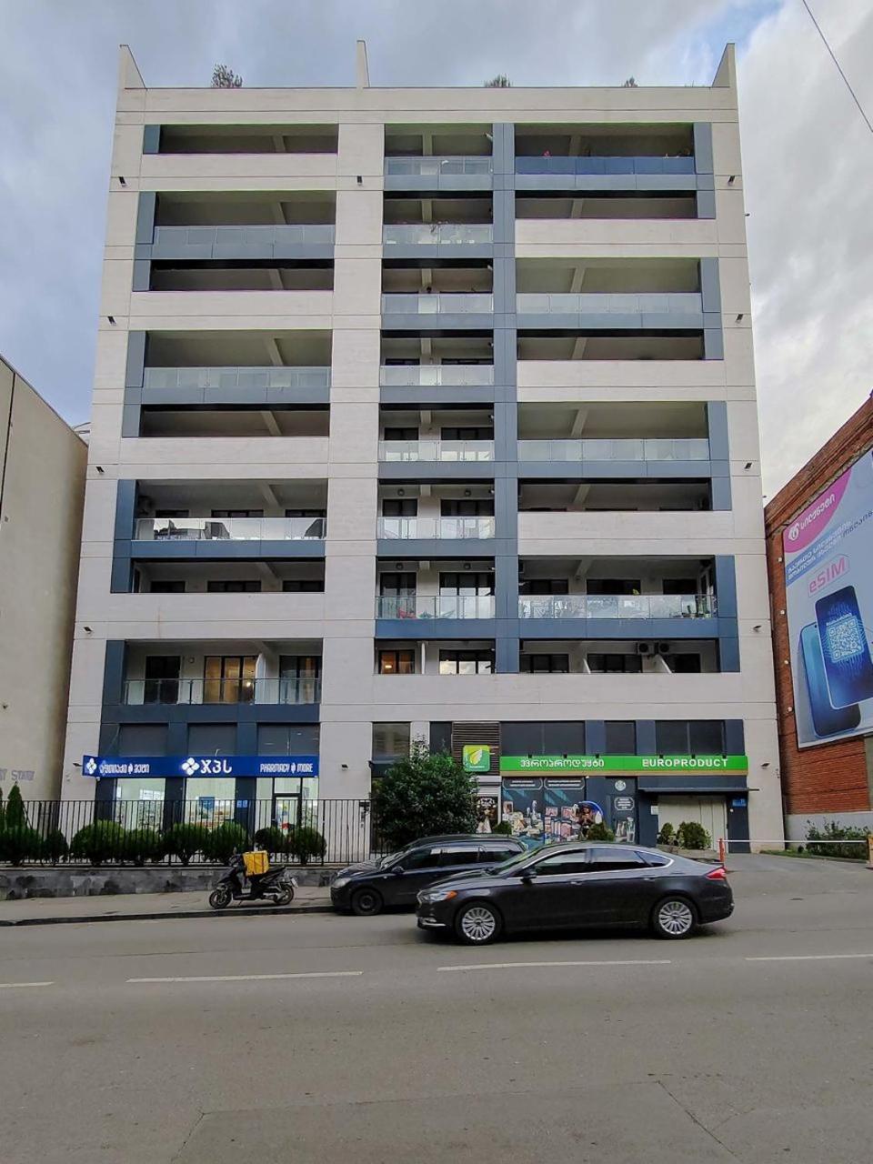 Round Garden Hotel Tbilisi ภายนอก รูปภาพ
