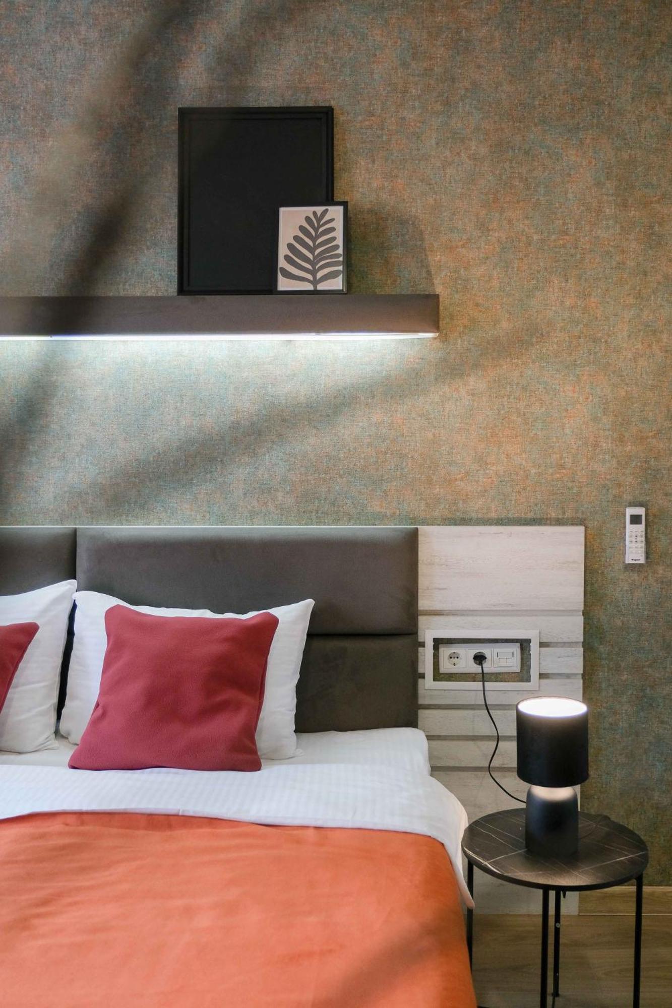 Round Garden Hotel Tbilisi ภายนอก รูปภาพ